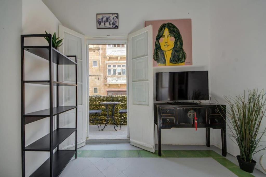 Traditional Maltese Town House In Floriana Exteriör bild