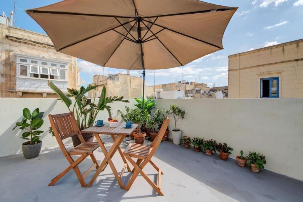 Traditional Maltese Town House In Floriana Exteriör bild